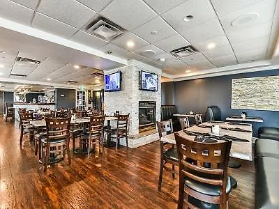 Radisson Suites Hotel Toronto Airport 3*,