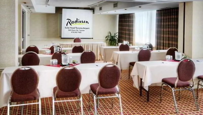 Radisson Suites Hotel Toronto Airport