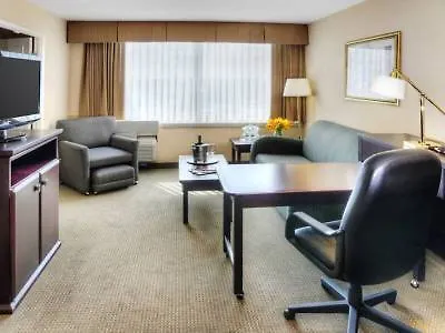 Radisson Suites Hotel Toronto Airport