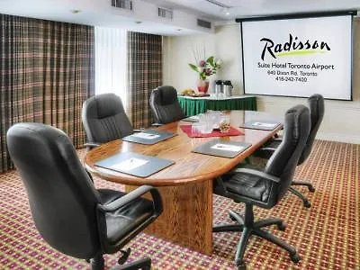 Radisson Suites Hotel Toronto Airport