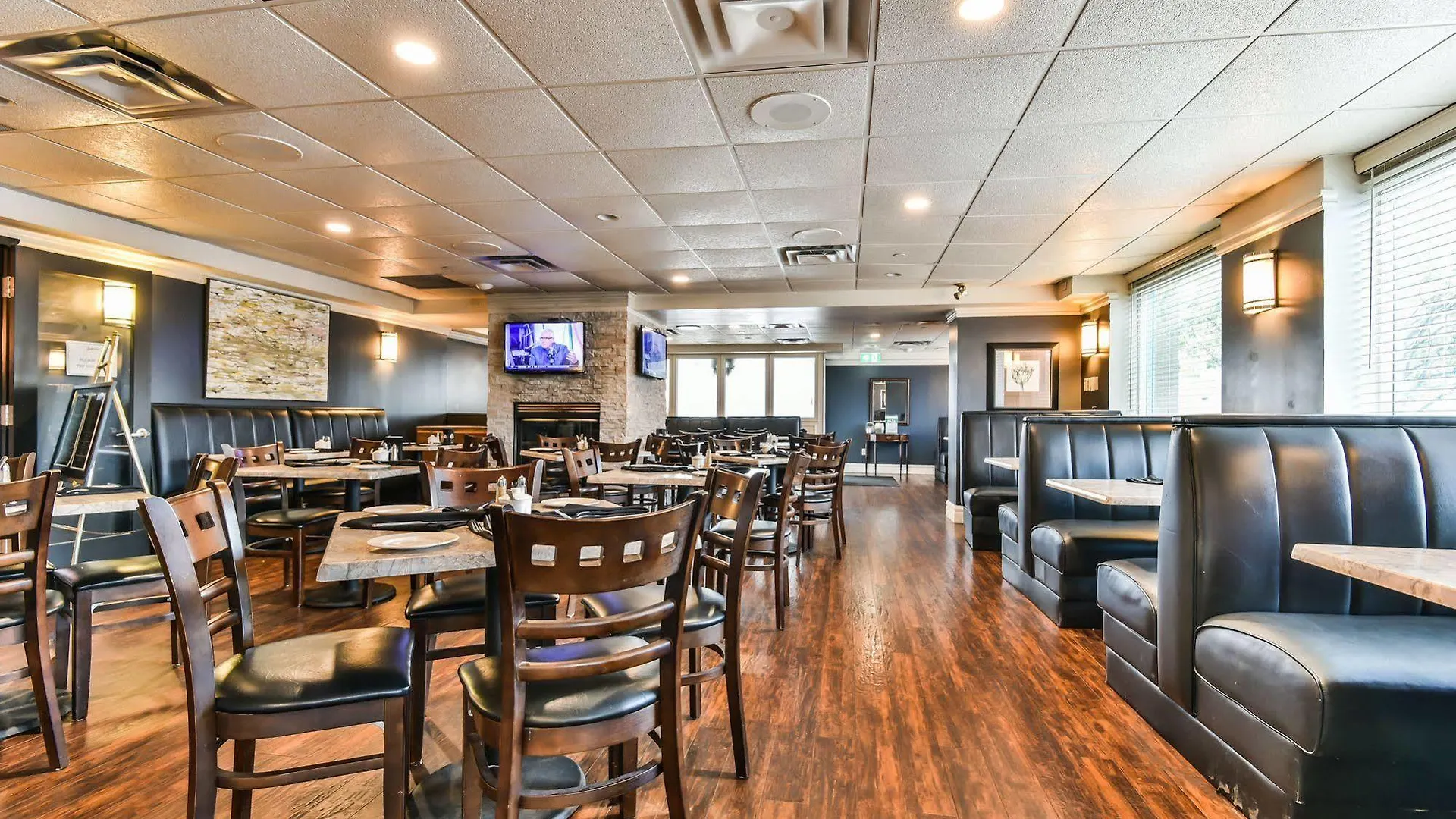 Radisson Suites Hotel Toronto Airport