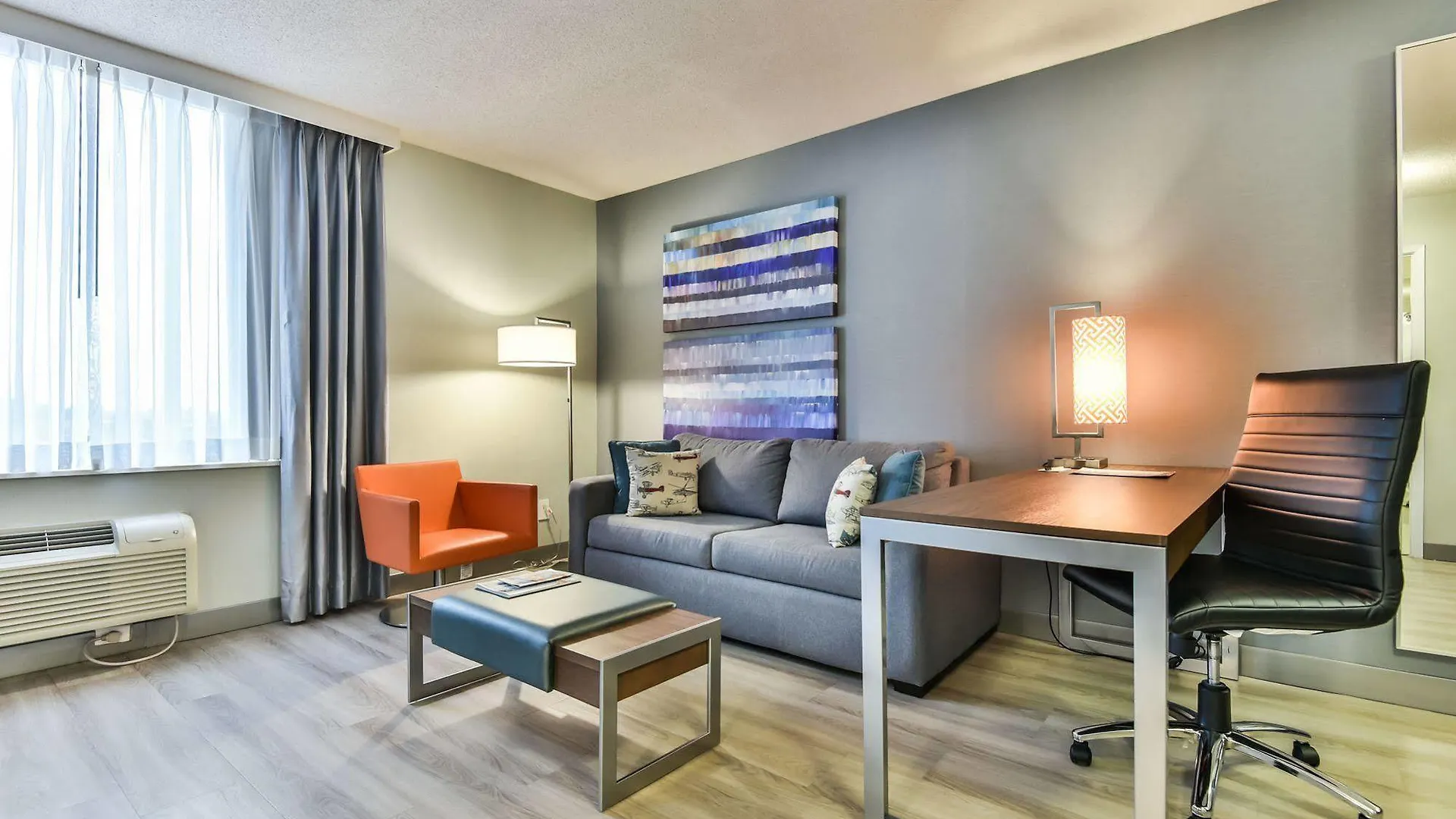 Radisson Suites Hotel Toronto Airport