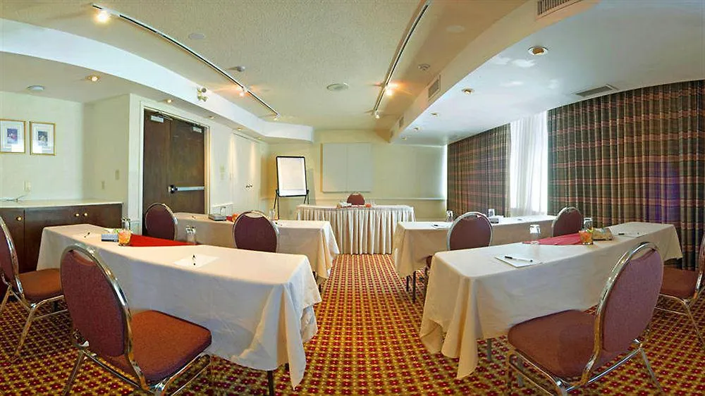 Radisson Suites Hotel Toronto Airport